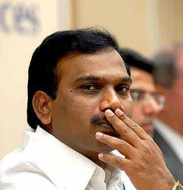 Ban on A.Rasa campaigning for 48 hours ஆ.ராசா பரப்புரை செய்ய 48 மணி நேரத்திற்கு தடை
