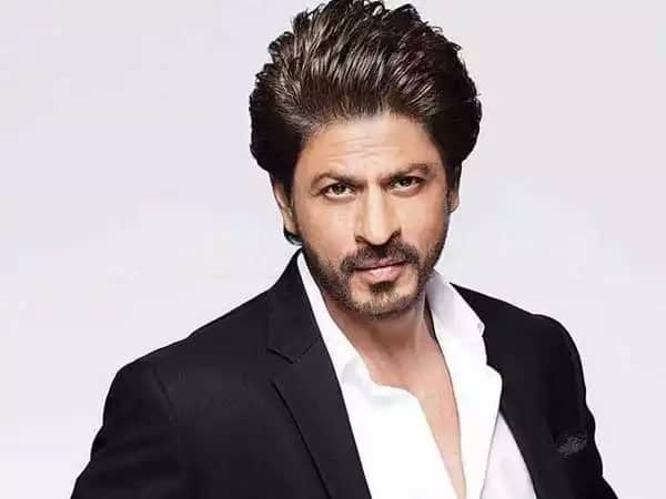 pathaan-release-shah-rukh-khan-this-interview-goes-viral-on-social-media Pathan રિલીઝ થતાની સાથે જ વાયરલ થયો Shahrukh Khanનો આ ફની ઈન્ટરવ્યુ, જુઓ મજેદાર વીડિયો