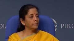 Priyanka Gandhi : बचत योजनांवरील व्याज दर कपातीचा निर्णय नजरचूक की, निवडणुकीवर नजर? : प्रियंका गांधी