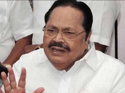duraimurugan condemned  income tax raid for sabarisan house ரெய்டு பூச்சாண்டிக்கு எல்லாம் திமுக பயப்படாது - துரைமுருகன்