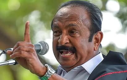 vaiko condemned for anna statue  fire அண்ணா சிலைக்கு தீ வைப்பு - வைகோ கடும் கண்டனம்