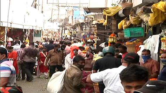 मुंबईत महापौरांच्या इशाऱ्यानंतरही खरेदीकर्त्यांची बाजारात गर्दी, पुण्यामध्ये काय आहे परिस्थिती?