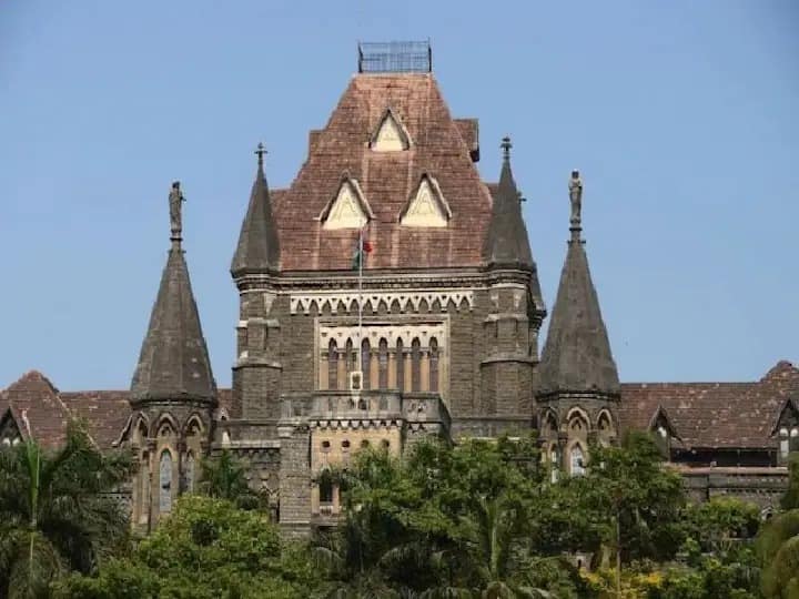 bombay high court refuses to hear a plea on urgent basis related to aurangabad and osmanabad name change Bombay HC ने नाम बदलने संबंधी एक याचिका पर तत्काल सुनवाई के किया इनकार, औरंगाबाद और उस्मानाबाद से जुड़ा है मामला