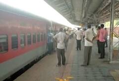 Maharashtra Lockdown : राज्यात लॉकडाऊनची शक्यता वाढल्याने मजुरांनी धरली गावची वाट, गावी जाणाऱ्या प्रवाशांच्या संख्येत वाढ 