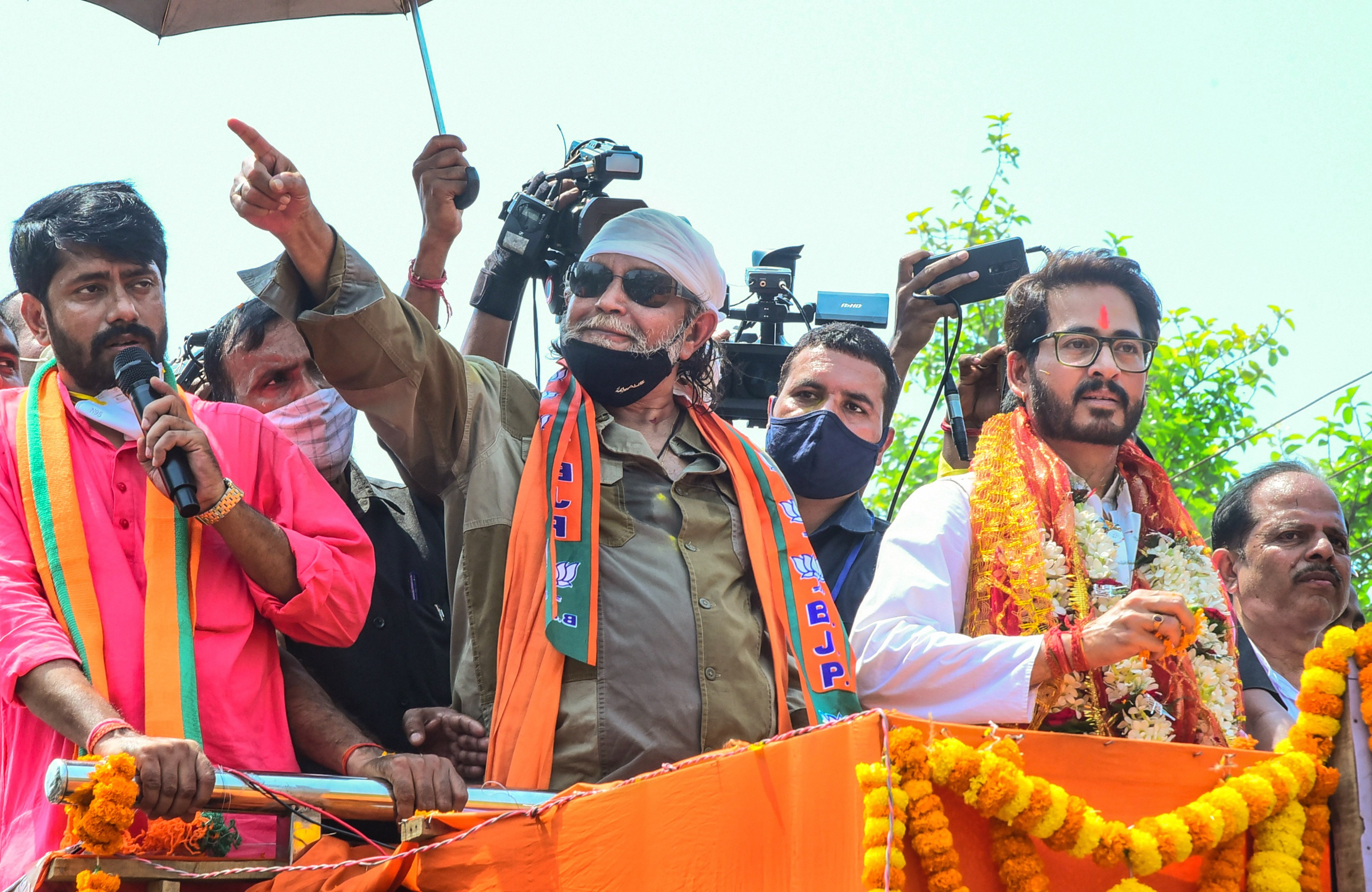 Mithun Chakraborty Slams Trinamool Over Party's Poribortan Slogan