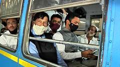 PMPML च्या बसमध्ये बसून गिरीश बापट यांच्या नेतृत्त्वात भाजपचं आंदोलन, बससेवा बंद करण्याला विरोध