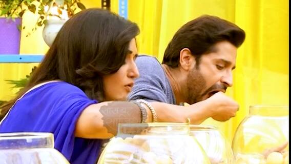 Shaadi Mubarak: Mohi vs Vishal in panipuri eating competition