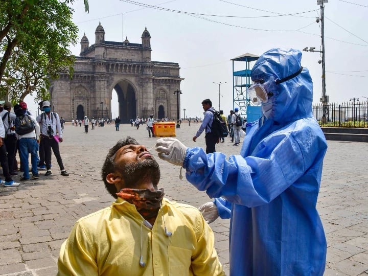 Maharashtra, Mumbai Coronavirus Latest Update: Maharashtra Reports 14123 new cases and 477 Deaths महाराष्ट्र में 24 घंटों में आए कोरोना के 14123 नए मामले, 10 मार्च के बाद इतने कम लोग हुए संक्रमित | जानें मुंबई का हाल