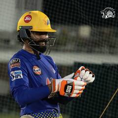 2021 ஐபிஎல் கோப்பை ‘தட்றோம்...தூக்குறோம்..’ - தீவிர பயிற்சியில் சிஎஸ்கே வீரர்கள்