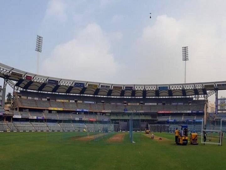 IND vs NZ 2nd Test The toss has been delayed due to wet pitch in match between India and New Zealand at Wankhede stadium know latest update  IND vs NZ 2nd Test: बारिश के कारण भारत और न्यूजीलैंड मैच के टॉस में देरी, अब इतना लेट शुरू होगा मैच