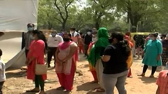 Gandhinagar સેક્ટર 21ના ટેસ્ટિંગ ડોમમાં કોરોના ટેસ્ટ કરાવવા લાગી લાઇન