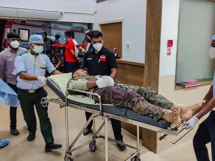 Chhattisgarh Naxalites attack 21 jawans still missing Chhattisgarh | नक्षलवाद्यांशी लढताना पाच जवान शहीद तर 21 जण अद्याप बेपत्ता