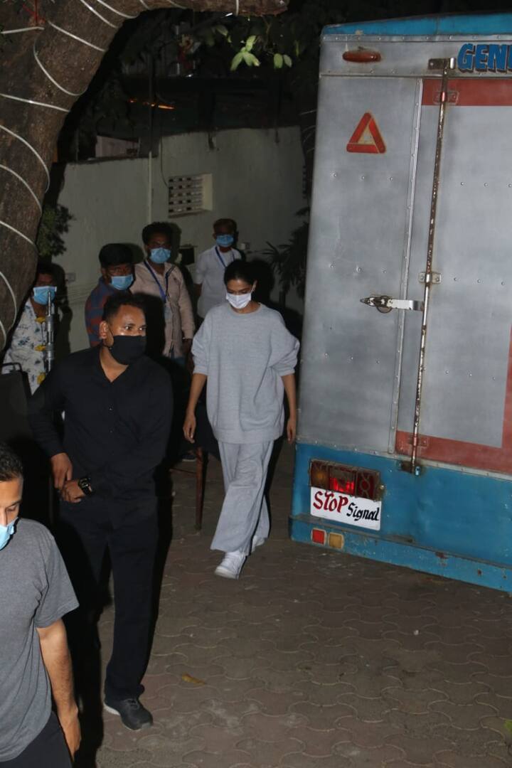 Padukone completed her look by wearing white sneakers and a mask for protection against COVID-19. (Image courtesy - Manav Manglani)