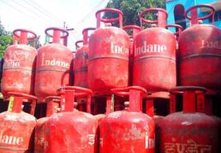 માત્ર 9 રૂપિયામાં ખરીદો LPG ગેસ સિલિન્ડર, આ રીતે ઉઠાવો શાનદાર ઓફરનો લાભ