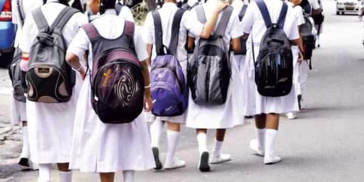 Assam Coronavirus Government Order To Close Schools Up To Class 8 in District Where More than 100 Covid Active Cases Assam Coronavirus: असम कोविड-19 के 100 से ज्यादा एक्टिव मामलों वाले जिलों में कक्षा 8 तक के स्कूल बंद करने का आदेश