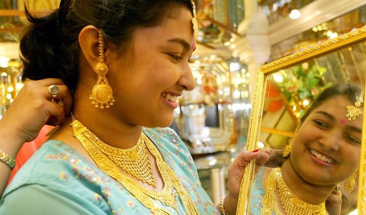 Gold demand Upwards in India, 37 Percent growth in March quarter सोना सस्ता होते ही बढ़ने लगी है डिमांड, मार्च तिमाही में मांग में 37 फीसदी इजाफा 