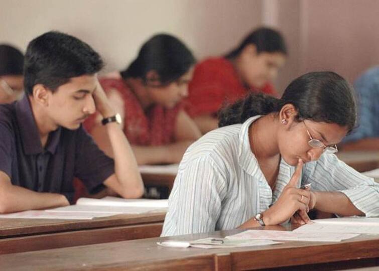Karnataka government ruled out online exam for higher classes कर्नाटक सरकार ने ऑनलाइन परीक्षा की संभावना से किया इंकार, कहा- सरकारी सेटअप में ये मुमकिन नहीं