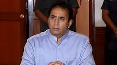 Anil Deshmukh voluntarily quits as HM | Top News