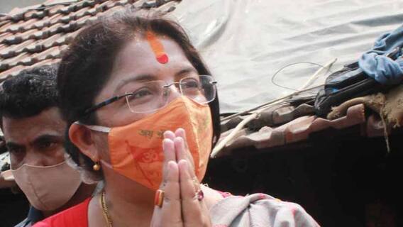 West Bengal Election 2021: গরুর গাড়ির পর এবার সাইকেলে প্রচার চুঁচুড়ার BJP প্রার্থী লকেটের