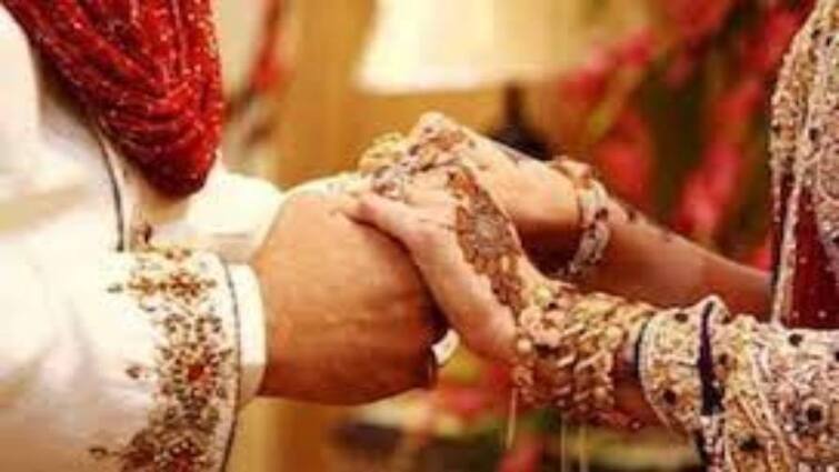 woman stripped naked harassed for dowry in odisha பெண்ணை நிர்வாணப்படுத்திய மாப்பிள்ளை வீட்டார்
