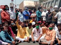 Pune Lockodwn Oppose : 'ब्रेक द चेन' विरोधात सलून व्यावसायिक रस्त्यावर, दुकानं उघडी ठेवून असहकार आंदोलन