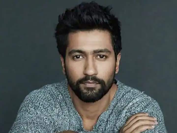 Bollywood actor Vicky Kaushal tests positive for Covid 19 Vicky Kaushal | अभिनेता विकी कौशलला कोरोनाची लागण, सोशल मीडियातून दिली माहिती