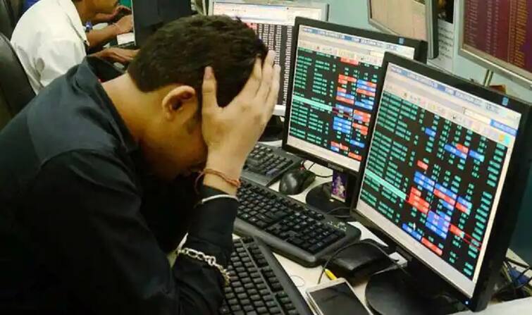Corona's case raises A crash in the stock market, Sensex down 1000 points, Nifty down 350 points કોરોના રાફડો ફાટતા સ્ટોક માર્કેટમાં કડાકોઃ સેન્સેક્સ 1000 પોઈન્ટ તો નીફ્ટી 350 પોઈન્ટ નીચે