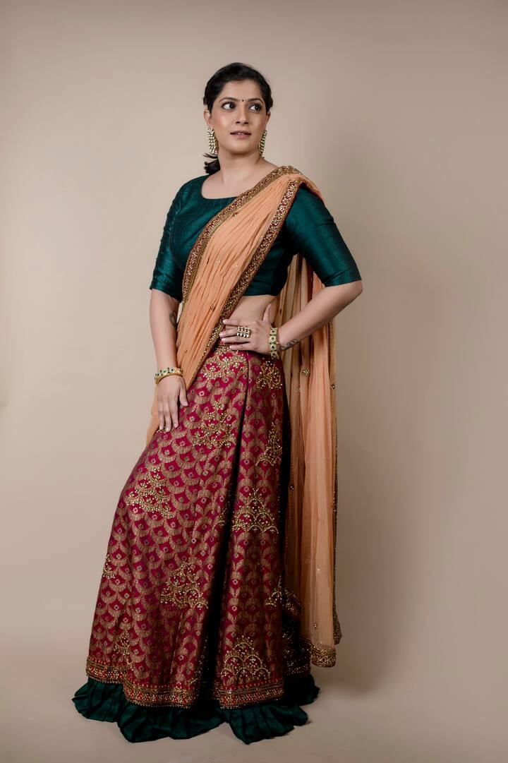 Varalakshmi Sarathkumar Photoshoot