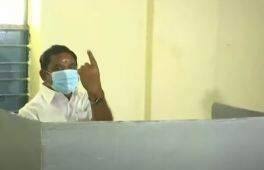 பேரனுடன் சென்று வாக்களித்த முதல்வர் எடப்பாடி பழனிசாமி