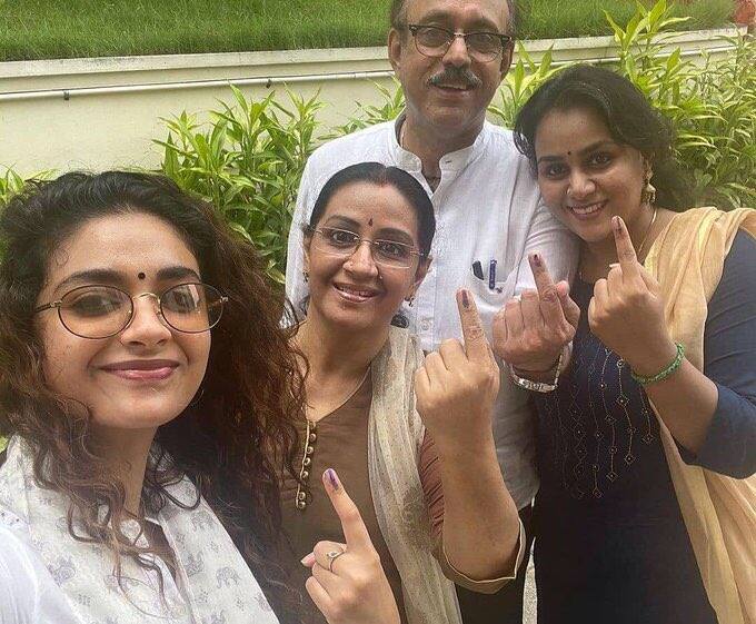 Actress Keerthy Suresh with her Family