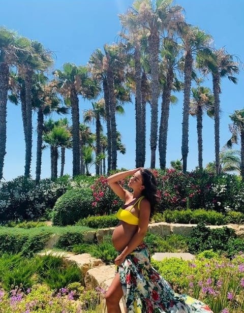 ਦੱਖਣ ਭਾਰਤੀ ਸਿਨੇਮਾ ਦੀ ਅਦਾਕਾਰਾ ਐਮੀ ਜੈਕਸਨ ਨੇ ਵੀ ਵਿਆਹ ਤੋਂ ਪਹਿਲਾਂ ਪੁੱਤਰ ਨੂੰ ਜਨਮ ਦਿੱਤਾ। ਉਸ ਨੇ ਆਪਣੇ ਪ੍ਰੇਮੀ ਜੌਰਜ ਪਾਨਾਯਿਟੂ ਨਾਲ ਹਾਲੇ ਤੱਕ ਵਿਆਹ ਵੀ ਨਹੀਂ ਕੀਤਾ।