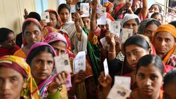 West Bengal Election 2021: ভোটদানের নির্দিষ্ট সময় শেষের পরেও ক্যানিংয়ের বুথে লম্বা লাইন