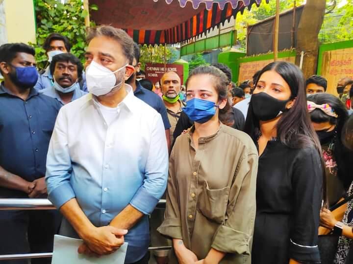 kamal hassan to cast vote with his daughter