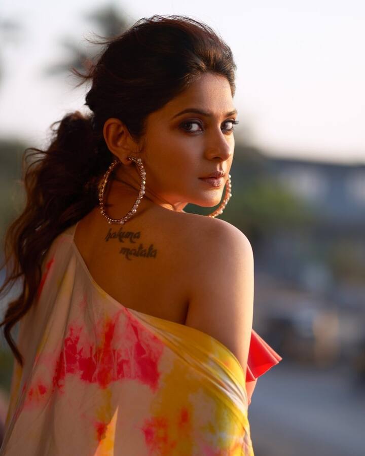 As soon as the actress shared the stunning pictures from her official social media handle, fans could not hold their excitement and started flooding the comment section. Jennifer looks extremely gorgeous in these pictures. (Image courtesy - @jenniferwinget1/Instagram)