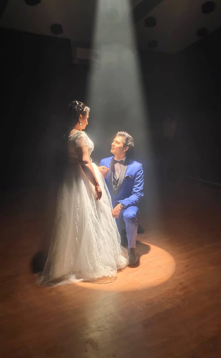 अन्विता फलटणकर आणि शाल्व किंजवडेकर या नव्या जोडीनं मालिकेत मुख्य भूमिका साकारत प्रेक्षकांच्या मनाचा ठाव घेतला.