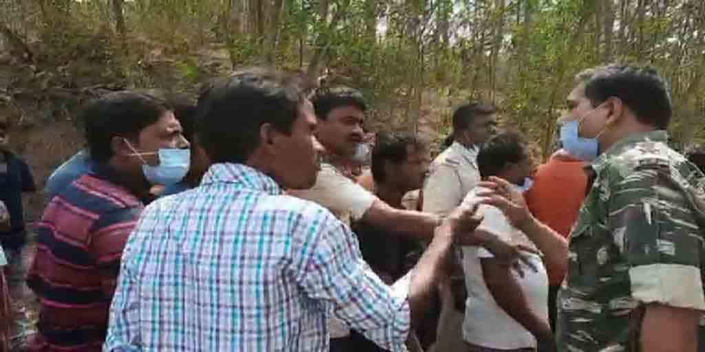 West Bengal Election 2021: political violence in Bengal during the third phase of election WB Election 2021: বুথে বসতে বাধা, এজেন্টকে মারধর, তৃতীয় দফার ভোটে অব্যাহত অশান্তি