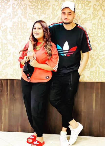 ਅਫਸਾਨਾ ਖਾਨ ਨੇ ਆਪਣੇ ਮੰਗੇਤਰ ਸਾਹਮਣੇ ਗਾਇਆ ਗੀਤ