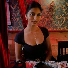 Shah Rukh Khan’s Daughter Suhana Khan Deletes Her Latest PICS From Instagram; Limits Comments On Profile!