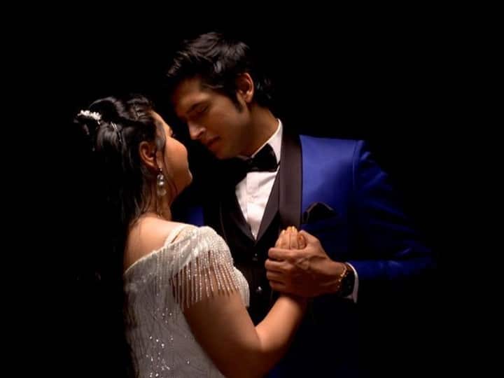 आता ही मालिका एका वेगळ्या वळणावर आली आहे. जिथं ओम आणि स्वीटूच्या मैत्रीचं प्रेमात रूपांतर होताना दिसणार आहे. ओम स्वीटू ला प्रपोज करत तिच्यावरील प्रेमाची कबुली देणार आहे.