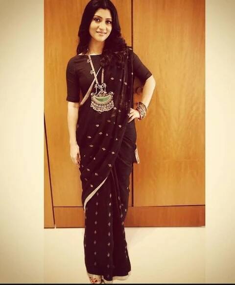 ਕੌਮੀ ਸਨਮਾਨ ਜੇਤੂ ਕੋਂਕਣਾ ਸੇਨ ਸ਼ਰਮਾ ਆਪਣੇ ਪ੍ਰੇਮੀ ਰਣਵੀਰ ਸ਼ੌਰੀ ਨਾਲ ਮੁਲਾਕਾਤਾਂ ਸਮੇਂ ਹੀ ਗਰਭਵਤੀ ਹੋ ਗਈ ਸੀ। ਬਾਅਦ ਵਿੱਚ ਦੋਵਾਂ ਨੇ ਵਿਆਹ ਕਰ ਲਿਆ ਸੀ।