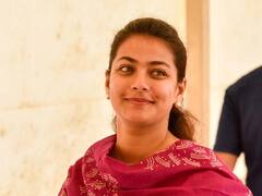 लक्षणविरहित व्हीआयपी कोविड रुग्णांनी हॅास्पिटलमधील बेड अडवू नयेत, आमदार प्रणिती शिंदे यांचं आवाहन