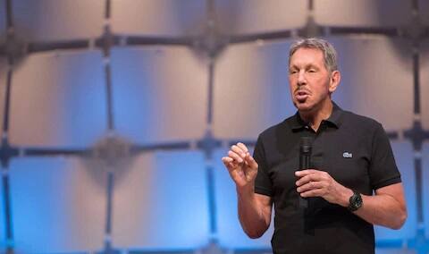 या यादीतील सातव्या क्रमांकावर सॉफ्टवेअर कंपनी ओरेकलचे अध्यक्ष लॅरी एलिसन आहेत. त्यांची एकूण मालमत्ता 93 अब्ज डॉलर्स आहे.