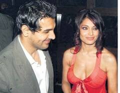 In Pics : या कारणामुळं Bipasha Basu आणि John Abraham चं 10 वर्ष जुनं नातं संपलं!