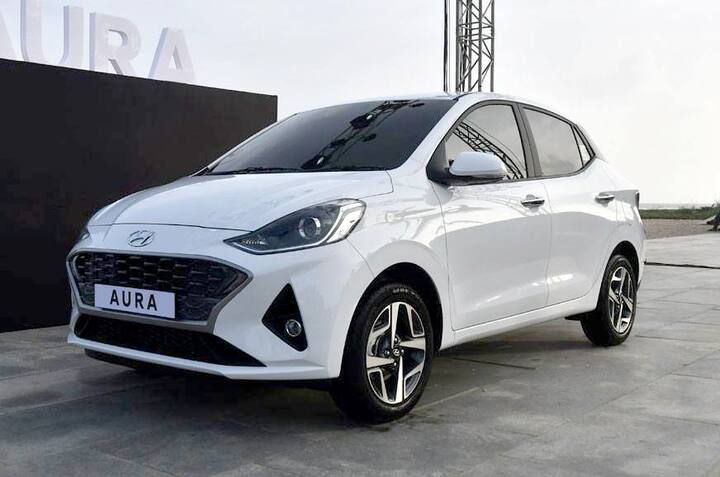 Hyundai Aura- Hyundaiના આ મૉડલ પર કંપની તરફથી 30 હજાર રૂપિયાનુ કેશ ડિસ્કાઉન્ટ આપવામાં આવી રહ્યું છે. સાથે જ આ કાર પર તમને 15 હજાર રૂપિયાનુ એક્સચેન્જ બૉનસ પણ મળશે. આની શરૂઆતી કિંમત 5 લાખ 92 હજાર રૂપિયા છે. Auraના સીએનજી વેરિએન્ટ પર 10 હજાર રૂપિયાનુ એક્સચેન્જ બૉનસ આપવામાં આવી રહ્યું છે.