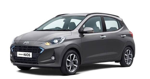Hyundai Grand i10 NIOS- Hyundai Grand i10 NIOSના સીએનજી વેરિએન્ટ પર 10 હજાર રૂપિયાનુ કેશ ડિસ્કાઉન્ટ, 10 હજાર રૂપિયાનુ એક્સચેન્જ બૉનસ મળી રહ્યું છે. કારની કિંમત 5 લાખ 19 હજાર રૂપિયાથી શરૂ થાય છે. આના ટર્બો વેરિએન્ટની વાત કરીએ તો કંપની આના પર 30 હજાર રૂપિયા કેશ ડિસ્કાઉન્ટ અને 10 હજાર રૂપિયાનુ એક્સચેન્જ બૉનસ આપી રહી છે.