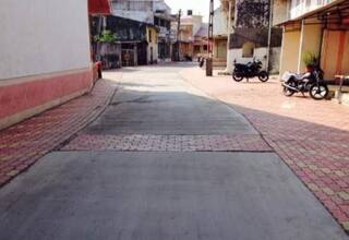 દક્ષિણ ગુજરાતમાં NRIના આ ગામમાં લોકોને 15 દિવસ બહાર આવવા પર પ્રતિબંધ, ધાર્મિક સ્થળો પણ કરાવાયાં બંધ...