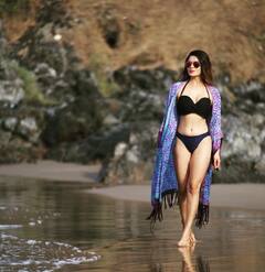 Naagin Actress Aashka Goradia’s Romantic PDA Filled PICS From Goa Beach With Hubby Brent Goble!