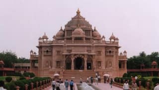 કોરોના સંક્રમણ વધતા ગાંધીનગર અક્ષરધામ મંદિર આ તારીખ સુધી રહેશે બંધ, જાણો