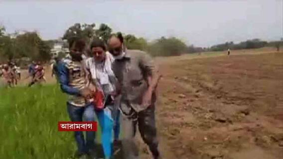 West Bengal Election 2021: 'বাঁশ নিয়ে তাড়ার উল্লেখ নেই', সুজাতা উপর 'হামলা'-কাণ্ডে দ্বিতীয়বার রিপোর্ট তলব কমিশনের