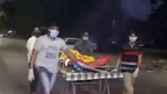 Vadodara: શબવાહિની ન મળતા મૃતદેહને લઈ જવાયો લારીમાં, જુઓ વીડિયો